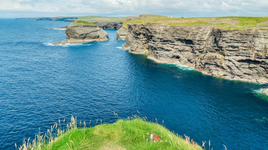 Kilkee Cliffs - 2 days in Co. Clare, Ireland - Top things to do in County Clare along the Wild Atlantic Way | Aliz’s Wonderland