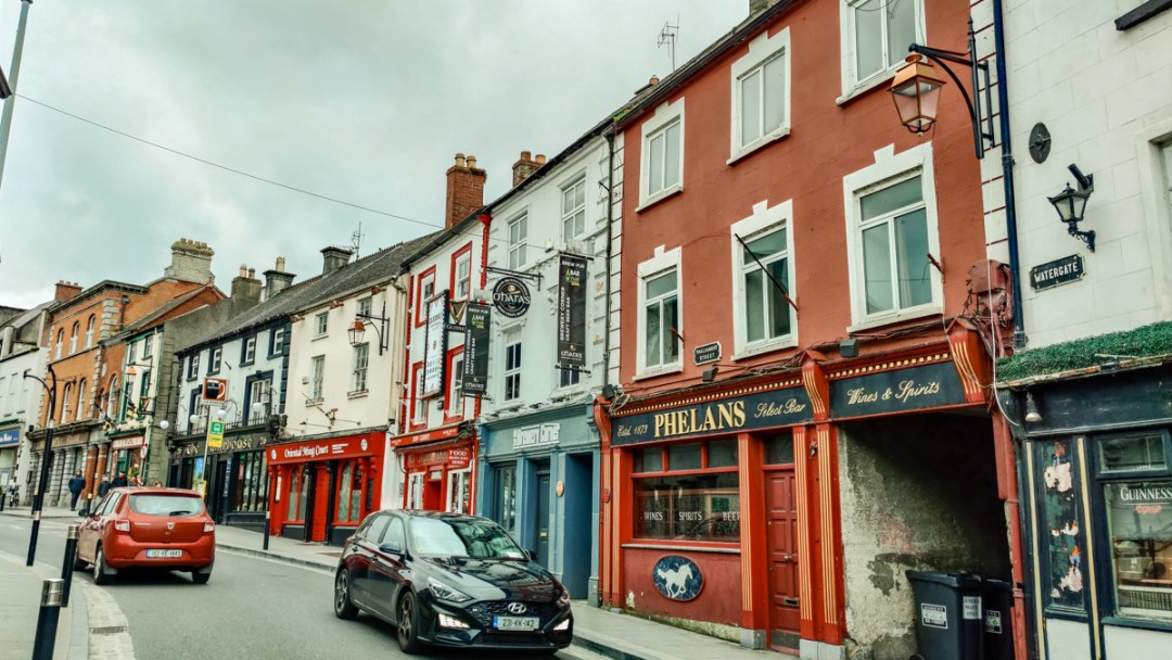 Parliament streets - How to spend a day in Kilkenny, Ireland? - Perfect day trip from Dublin | Aliz’s Wonderland